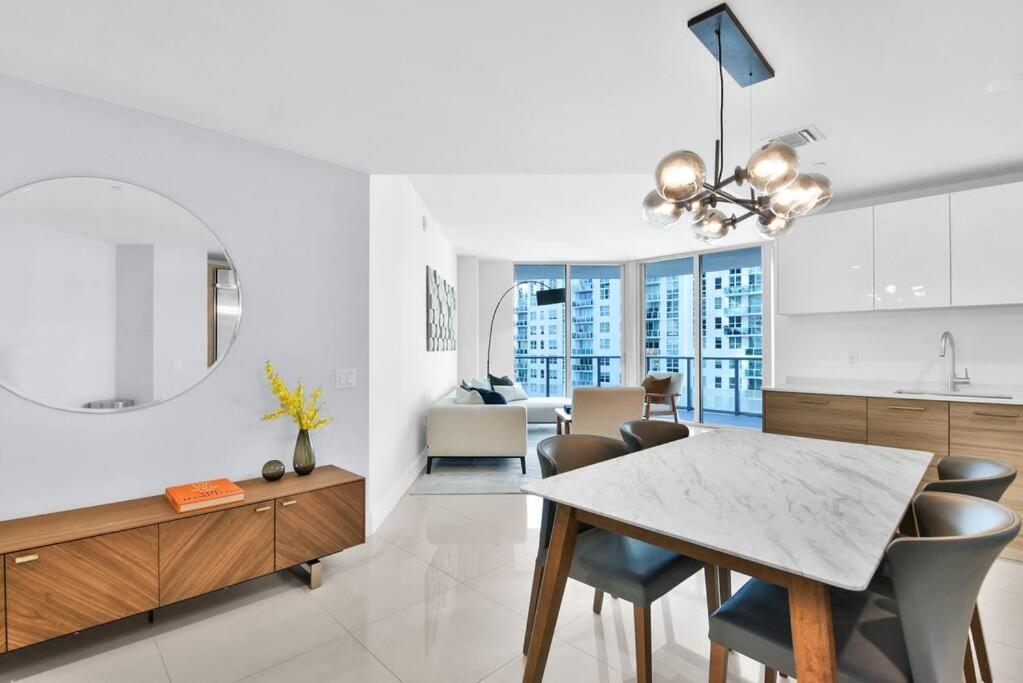 Lovely Upscale Condo Gorgeous View 2Bd 2Bath In Brickell Miami Dış mekan fotoğraf