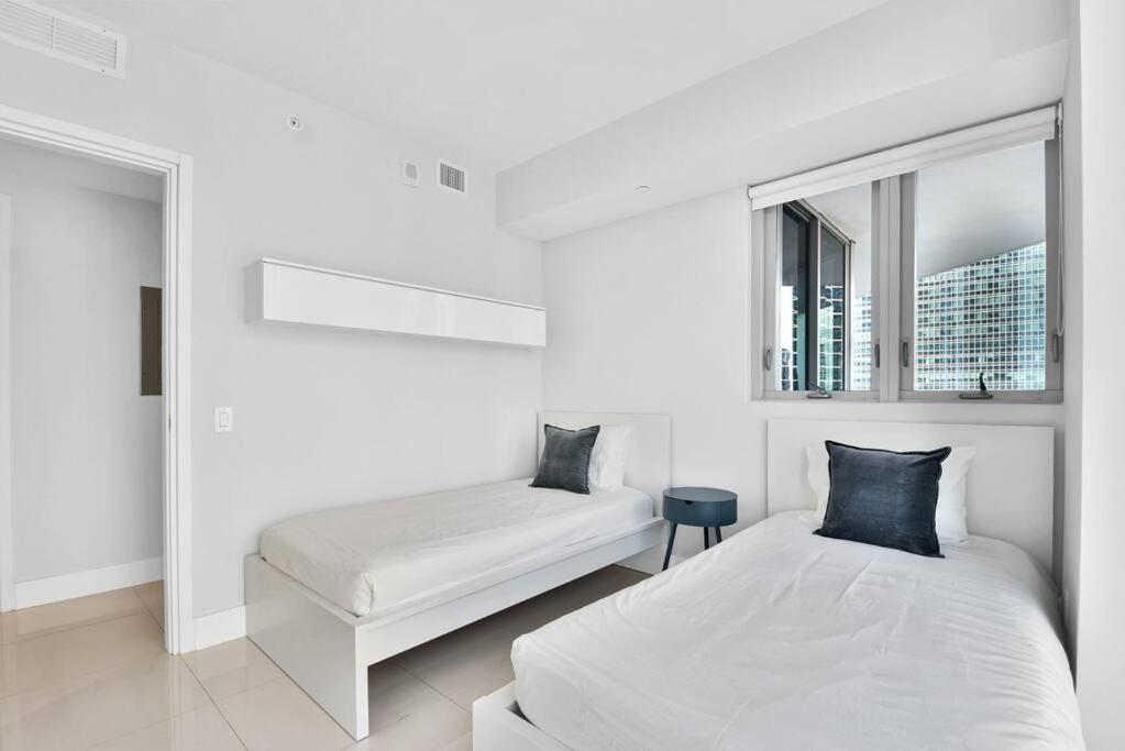 Lovely Upscale Condo Gorgeous View 2Bd 2Bath In Brickell Miami Dış mekan fotoğraf