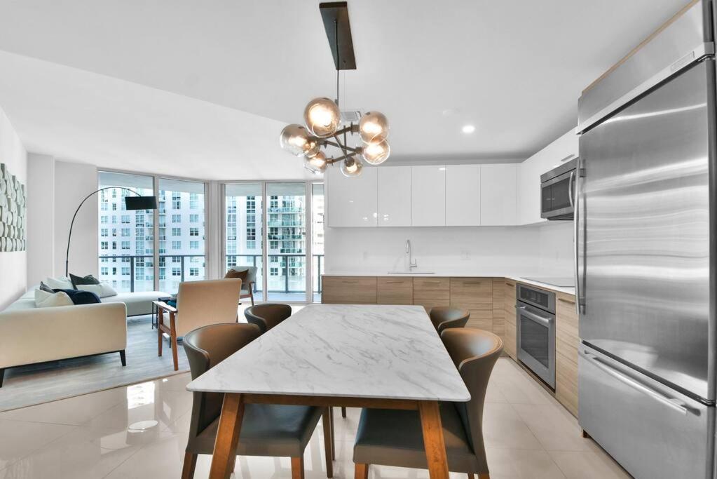 Lovely Upscale Condo Gorgeous View 2Bd 2Bath In Brickell Miami Dış mekan fotoğraf