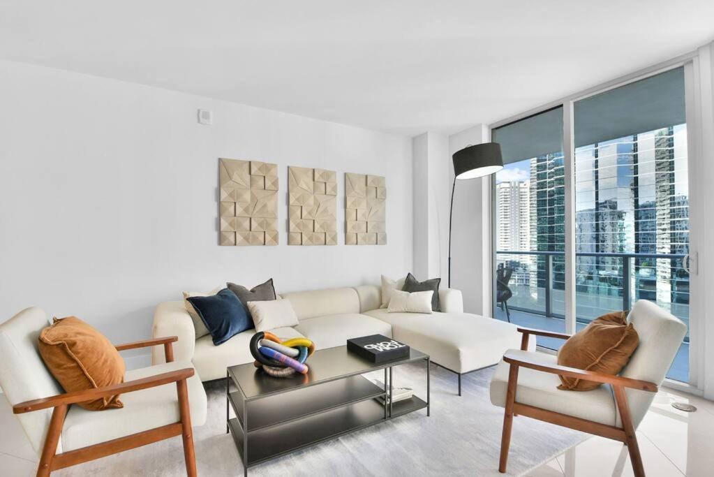 Lovely Upscale Condo Gorgeous View 2Bd 2Bath In Brickell Miami Dış mekan fotoğraf