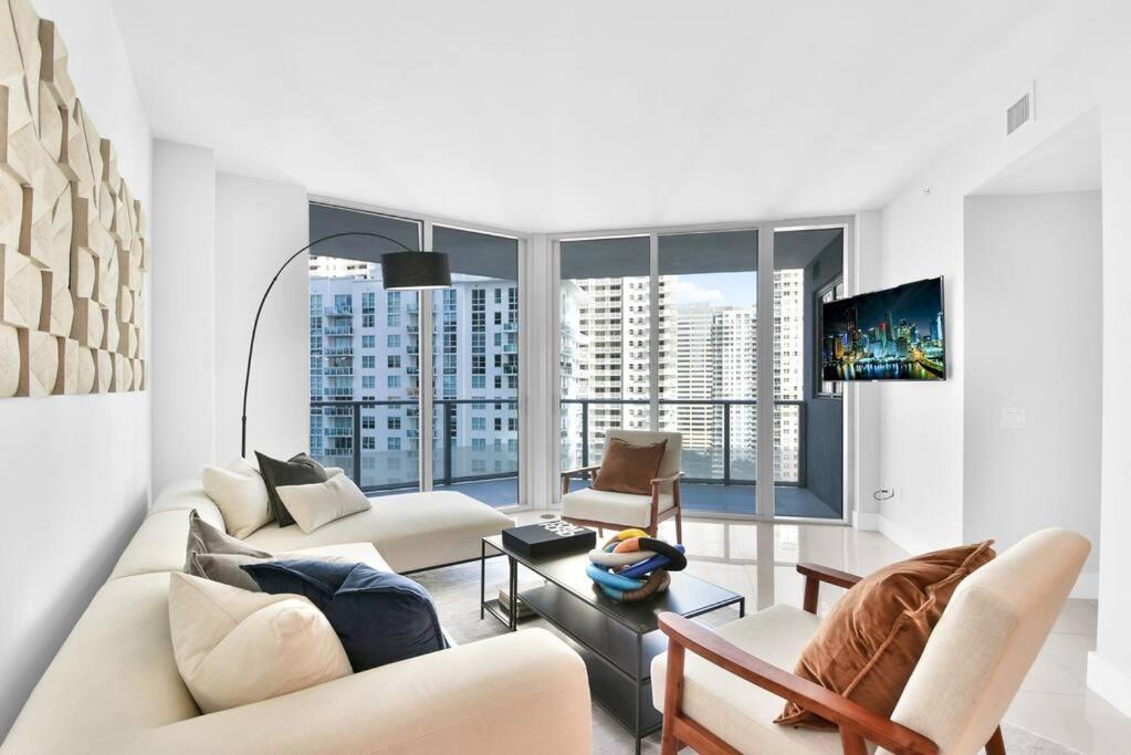 Lovely Upscale Condo Gorgeous View 2Bd 2Bath In Brickell Miami Dış mekan fotoğraf