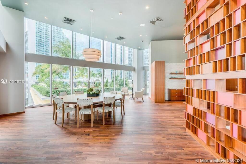 Lovely Upscale Condo Gorgeous View 2Bd 2Bath In Brickell Miami Dış mekan fotoğraf